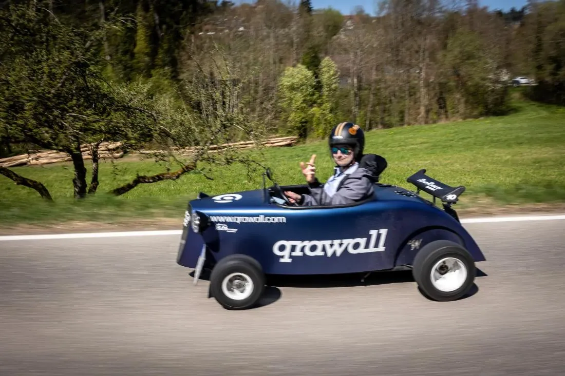 Hot Rod im Design von Qrawall auf Tour