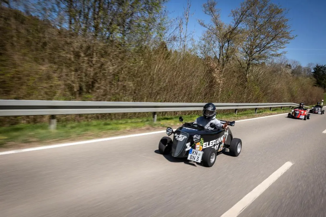 Hot Rod im Design von Elephant Bay auf Tour