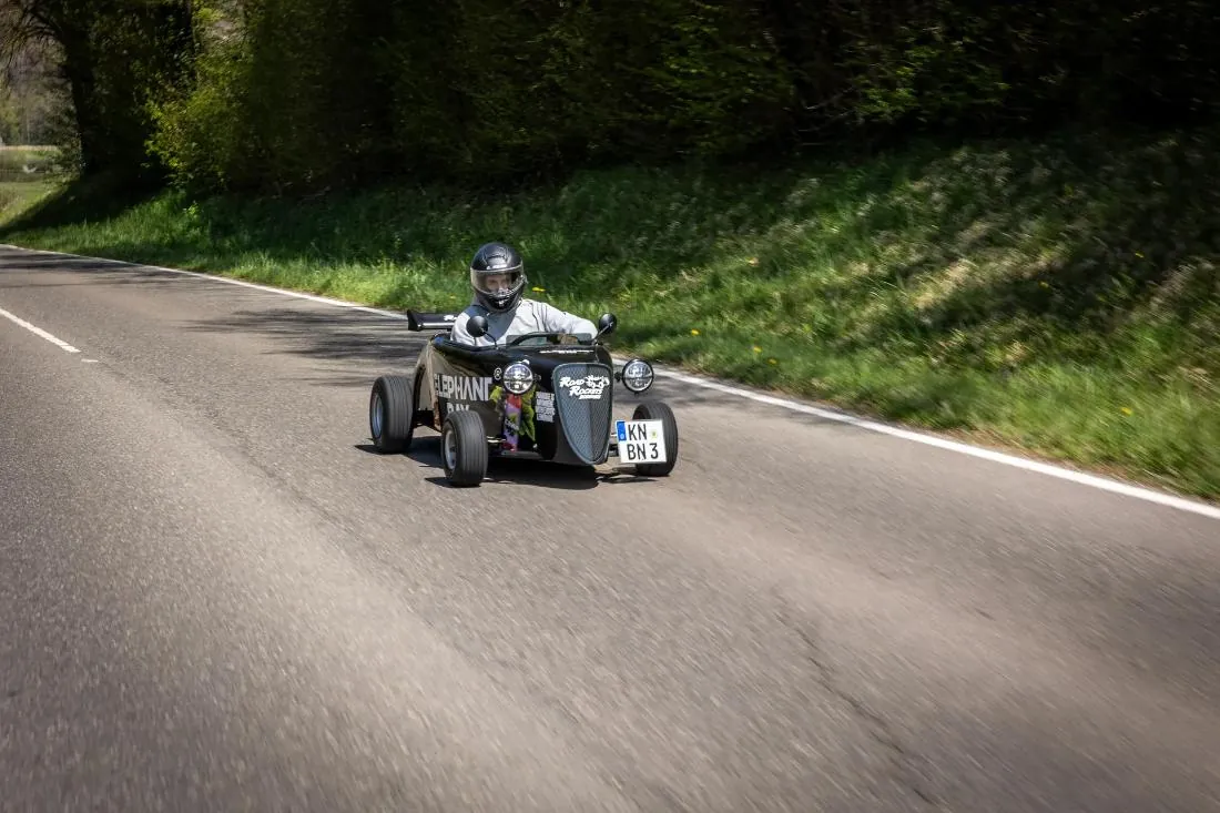 Hot Rod im Design von Elephant Bay auf Tour