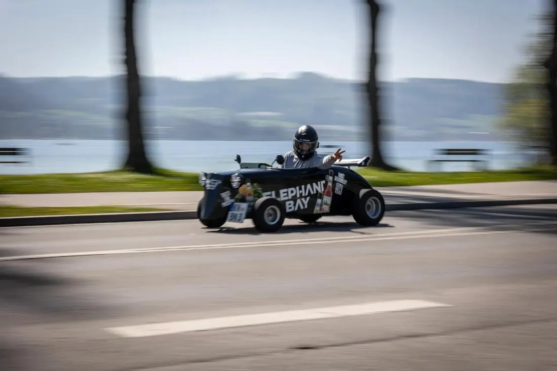 Hot Rod im Design von Elephant Bay auf Tour